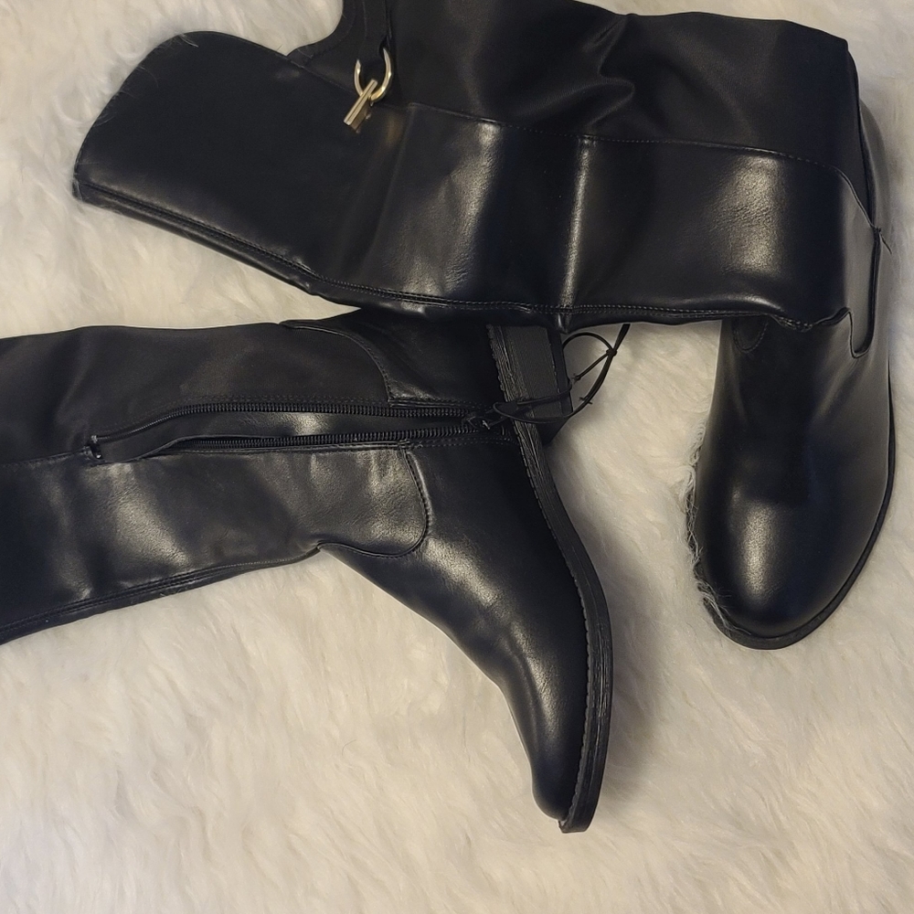 New Black boots for winter are a night out